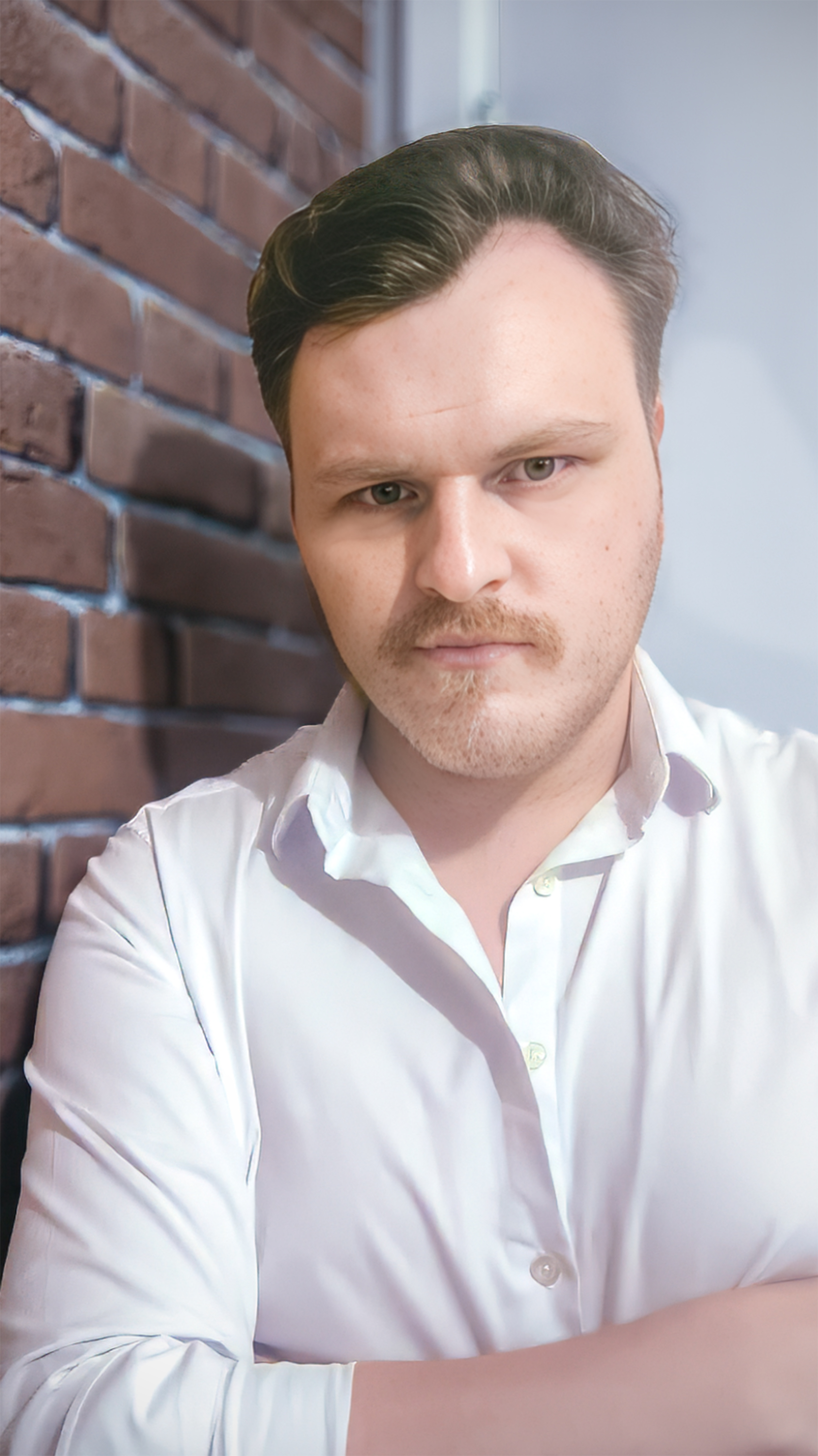 Retrato profissional de Maurício Souza